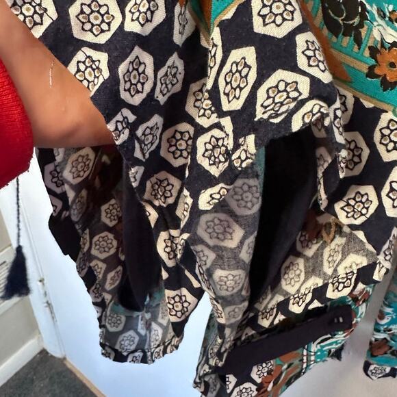 Altar’d state long sleeve all over print rayon romper size small - Picture 6 of 10